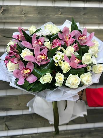 Букет цветов из: Розы и Хризантемы в Избербаше
