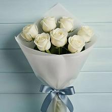 Букет 7 Белых роз Эдлесс Лав в Избербаше