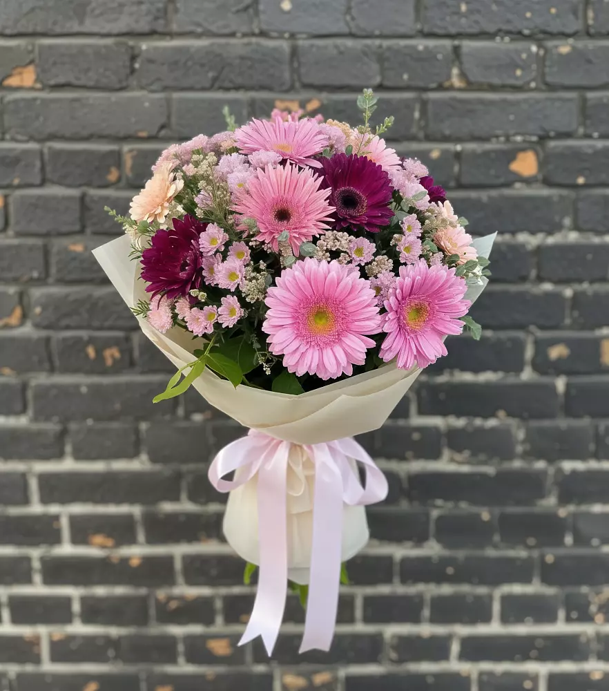 Букет цветов из: Герберы и Хризантемы в Избербаше