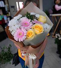 Букет цветов из:  Герберы, Розы и Хризантемы в Избербаше