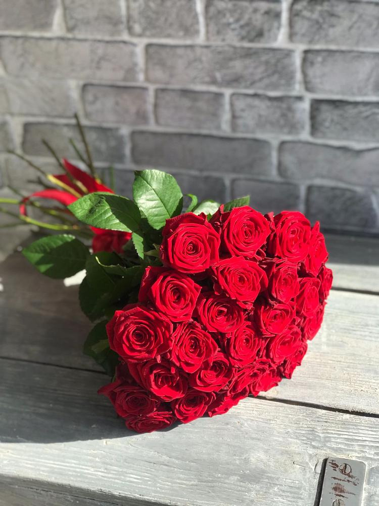 Букет Красные розы Фридом в Избербаше