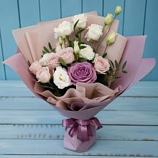 Букет цветов из:  Розы и Лизиантусы в Избербаше