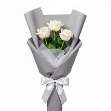Букет 3 белые розы в Избербаше
