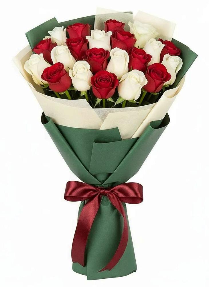 Букет Микс из красных и белых роз в Избербаше