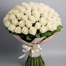 Букет 101 беля роза Белоснежка в Избербаше