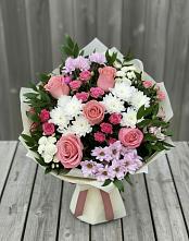 Букет цветов из:  Альстромерии, Гвоздики, Розы и Хризантемы в Избербаше