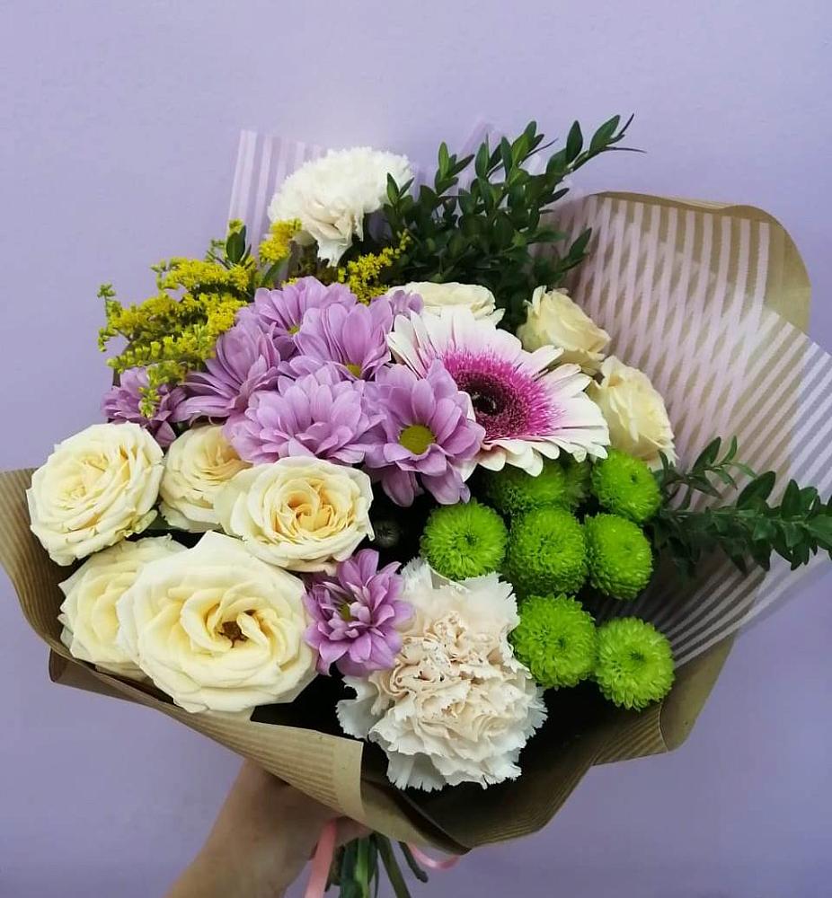 Букет цветов из: Хризантемы, Розы, Гвоздики и Герберы в Избербаше