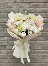 Букет цветов из:  Гвоздики, Розы, Лизиантусы и Хризантемы в Избербаше