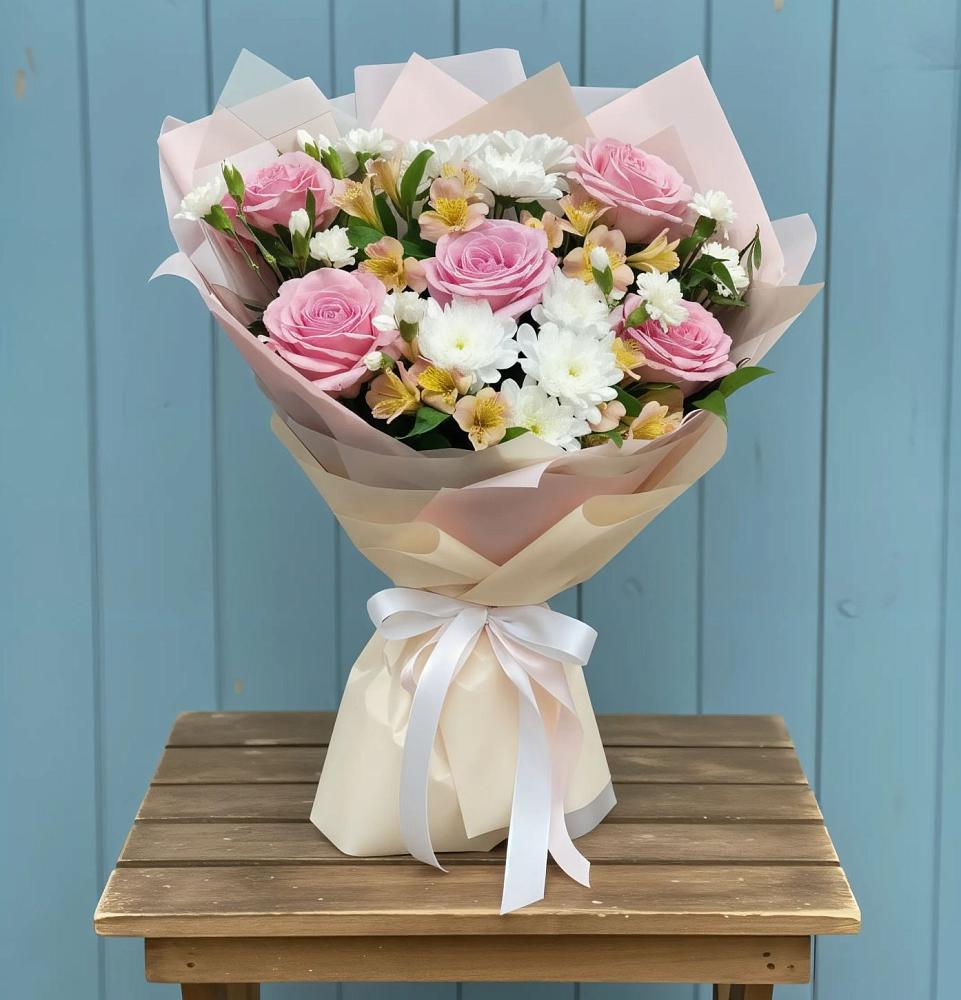 Букет цветов из: Гвоздики, Орхидеи и Розы в Избербаше