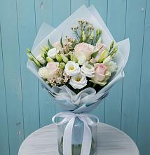 Букет цветов из:  Розы и Лизиантусы в Избербаше