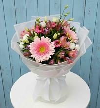 Букет цветов из:  Герберы, Альстромерии и Лизиантусы в Избербаше