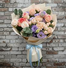 Букет цветов из:  Розы, Лизиантусы и Гвоздики #REPLACE_PRED# Избербаше