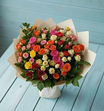 Букет Микс из разноцветных кустовых роз в Избербаше